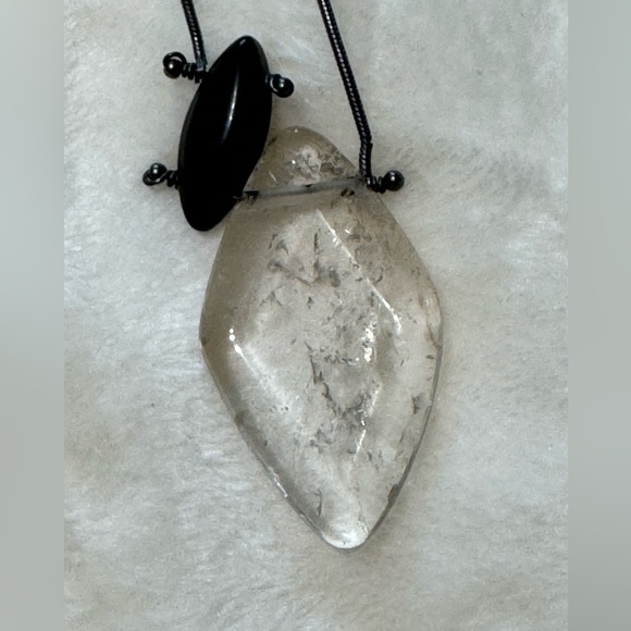 Kenneth Cole Necklace with adjustable length. Diamond shape clear & dark brown - Picture 10 of 11